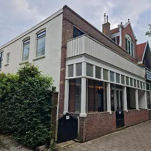https://guesthouse-kst.zandvoort-hotels.com